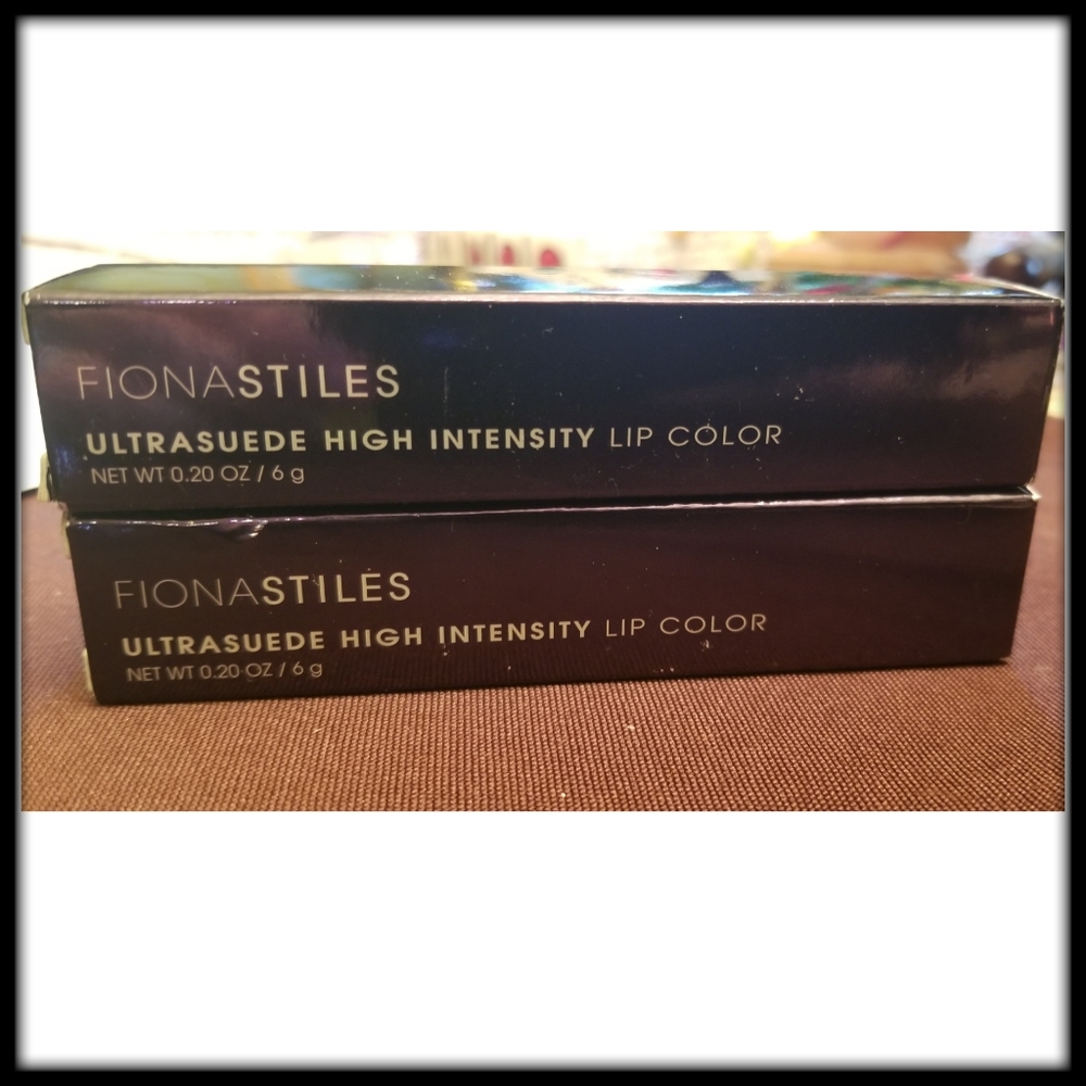 NEW-Bundle, Fiona Stiles, lip color